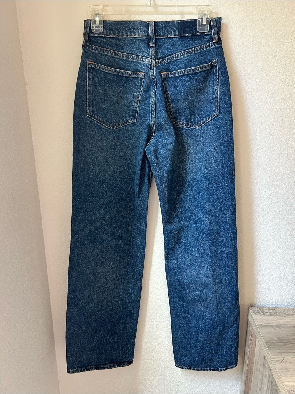 Abercrombie High Rise 90’s Relaxed Jean in Dark - Picture 4 of 4